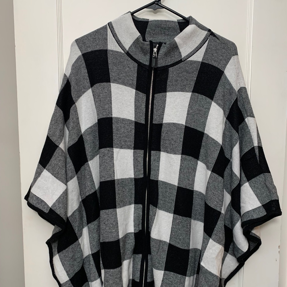 PRESWICK & MOORE black and white block zip up poncho sweater